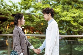 开云平台-中场球员横向移动距离是否影响球队换边质量，中场球员多用什么阵型